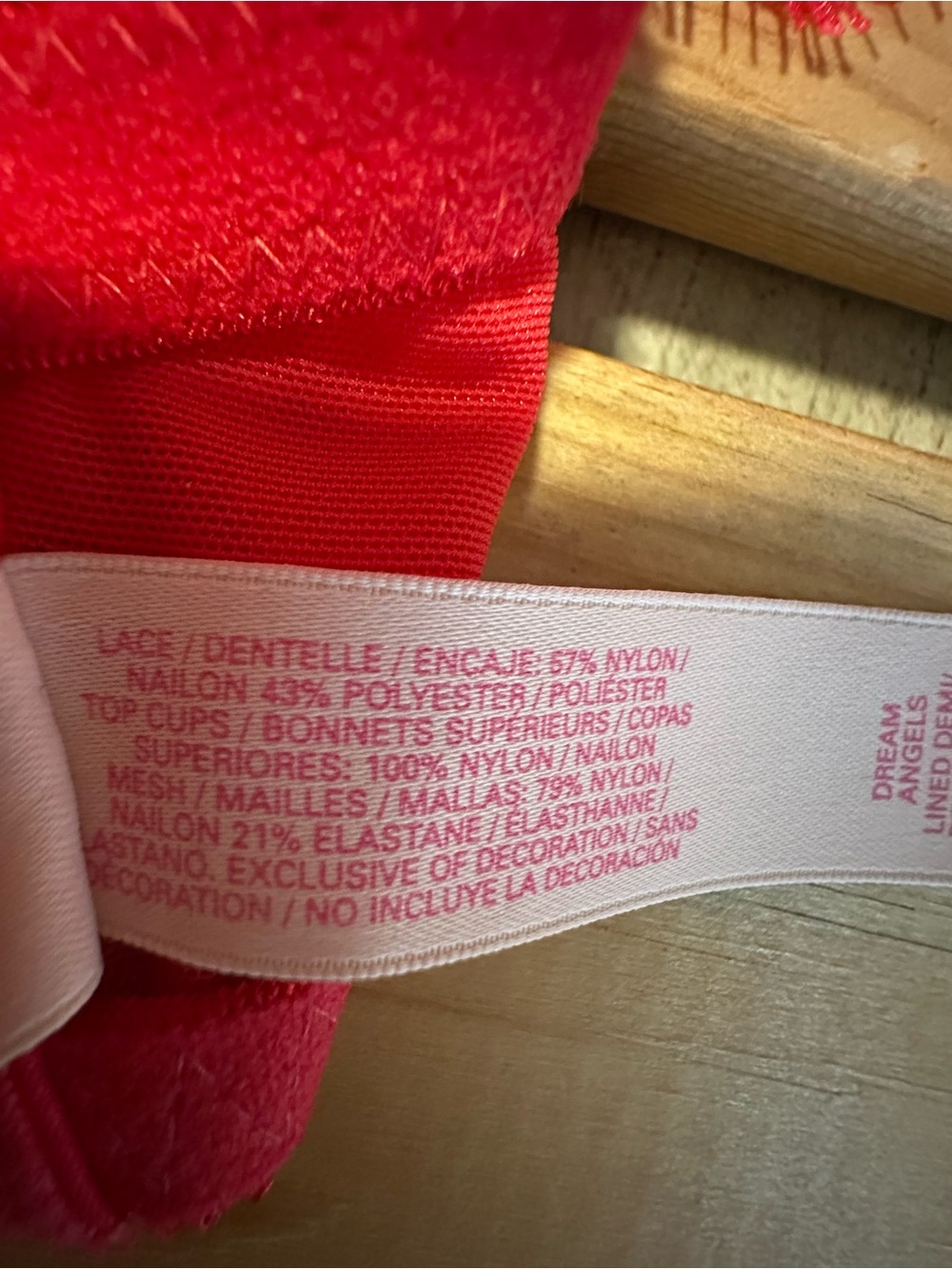 VICTORIA SECRET DREAM ANGELS LINED DEMI BRA 36DD RED - Picture 4 of 7
